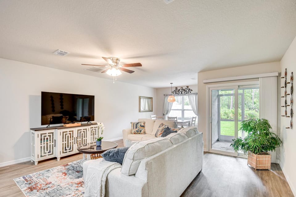 Palm Coast Duplex w/ Screened Patio, Near Beaches! House in Palm Coast