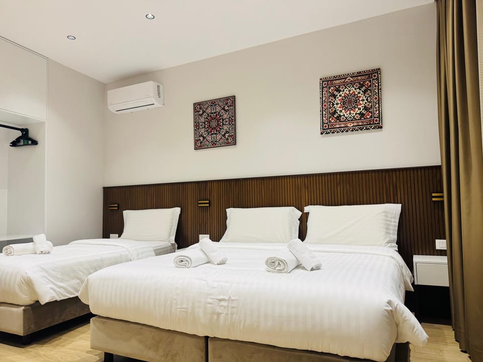 Photo of the whole room, Bedroom, air conditioner