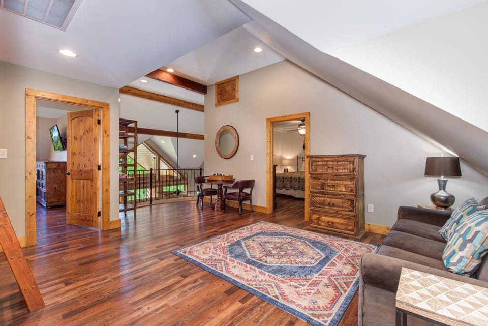 Villa Tavia by Stony Brook Cabins Cabin in Gatlinburg