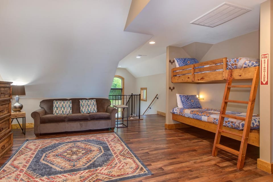 Villa Tavia by Stony Brook Cabins Cabin in Gatlinburg