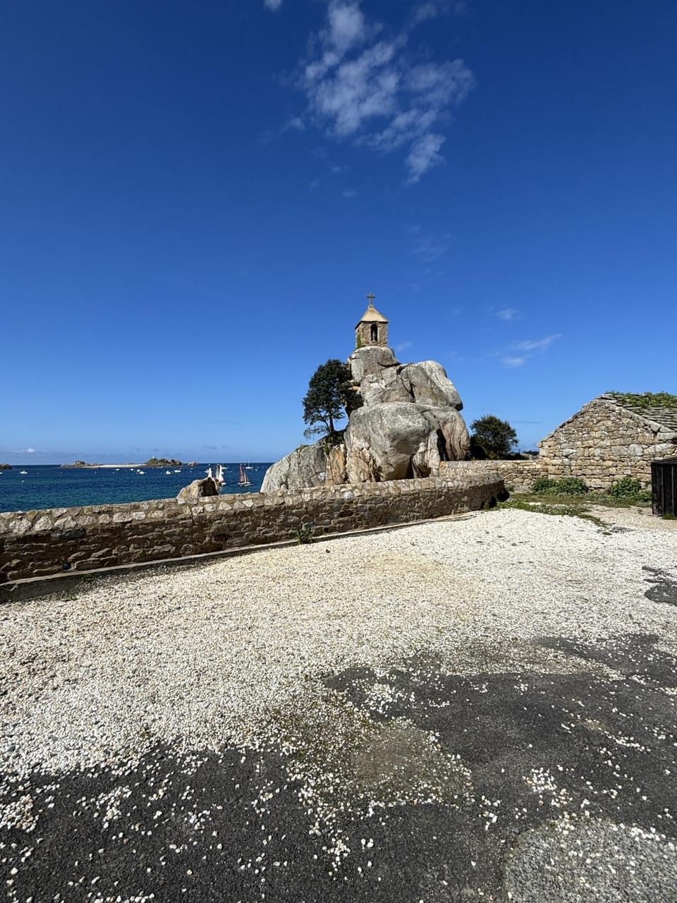 hjem Port Blanc A breathtaking setting facing th House in Penvénan