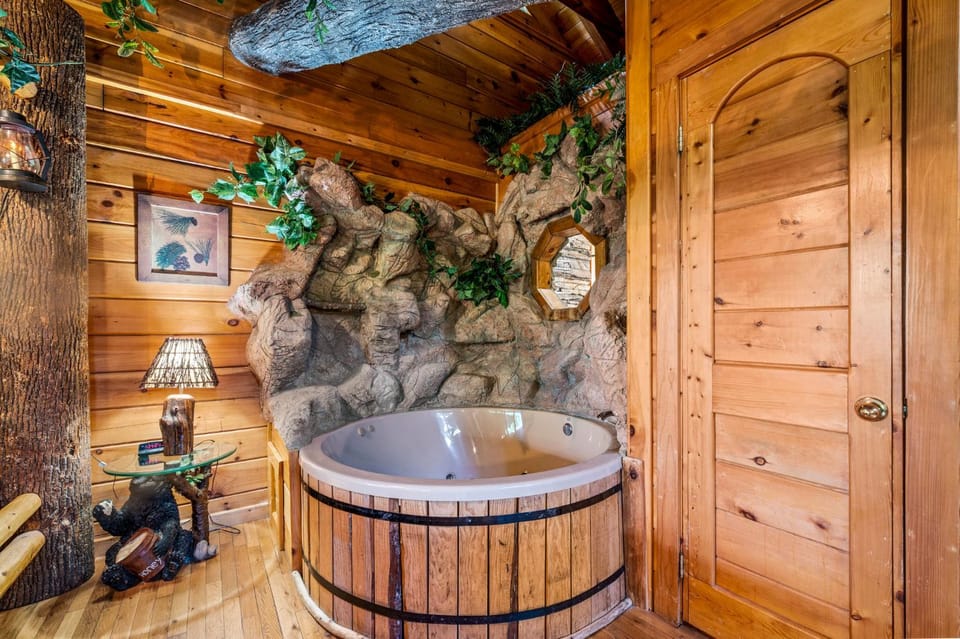 Gatlinburg Enchanted Treehouse by Stony Brook Cabins Cabin in Gatlinburg