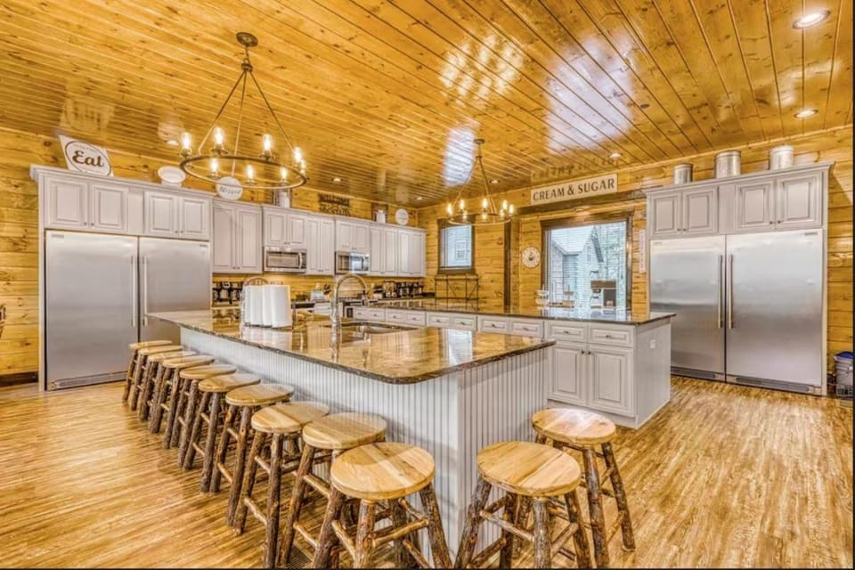 The Grand Orchard Lodge by Stony Brook Cabins Cabin in Gatlinburg