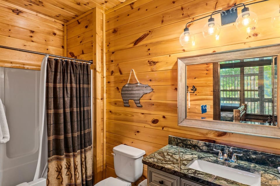 The Big Oak Lodge by Stony Brook Cabins Cabin in Gatlinburg