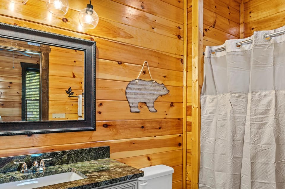 The Big Oak Lodge by Stony Brook Cabins Cabin in Gatlinburg