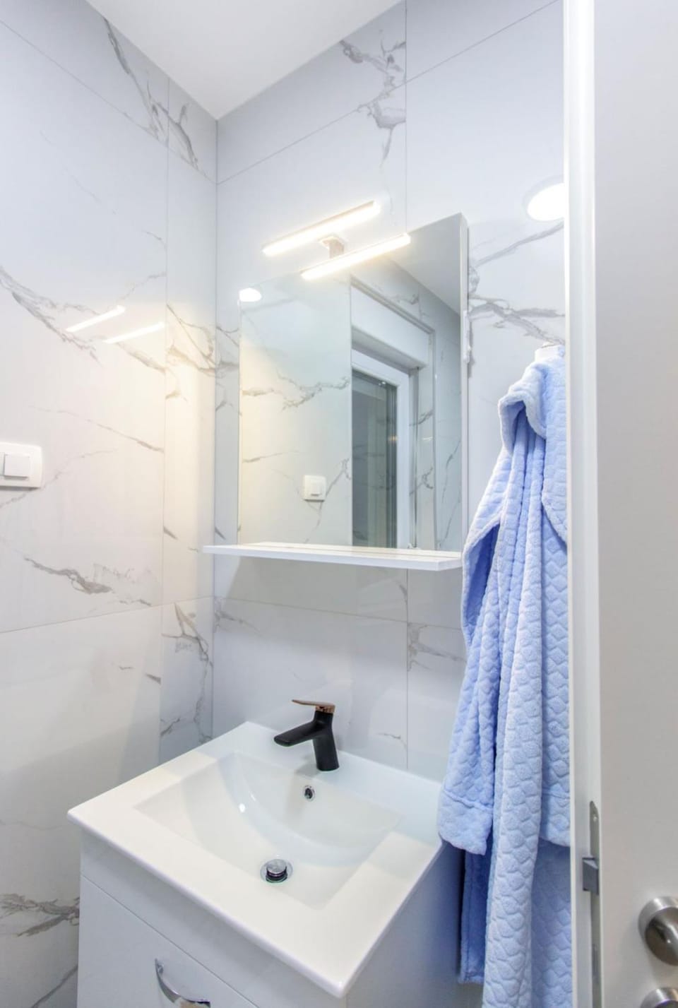 Bathroom, towels