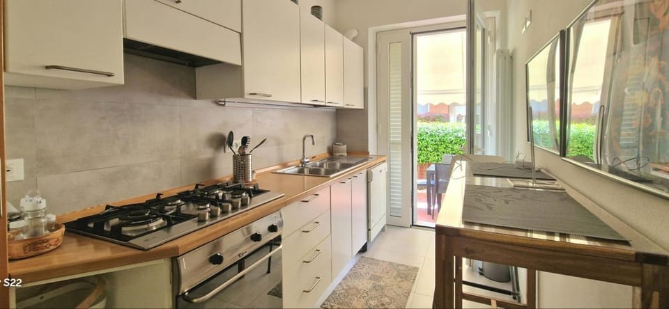 Kitchen or kitchenette, kitchen