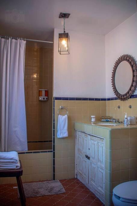 5Br House 4 Blocks away to the Parish 7 min walk House in San Miguel de Allende