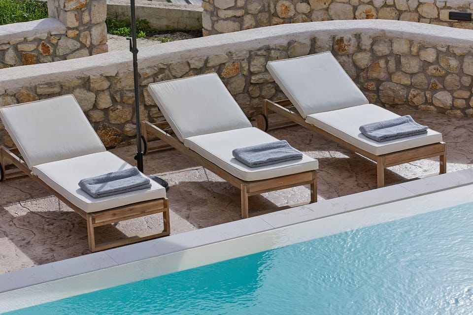Swimming pool, sunbed