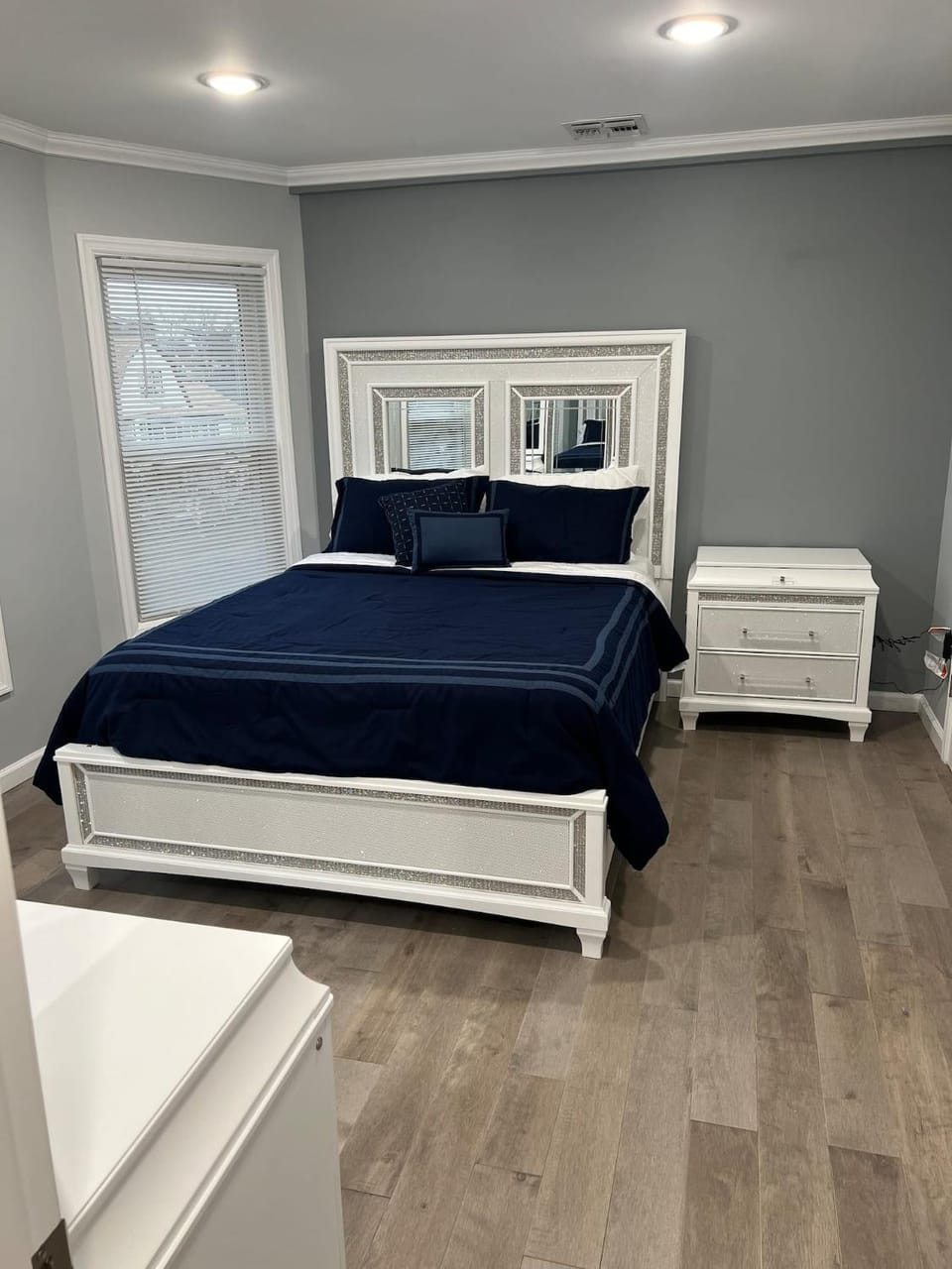 Huge Family House 12 miles from NYC4BathParking House in Belleville