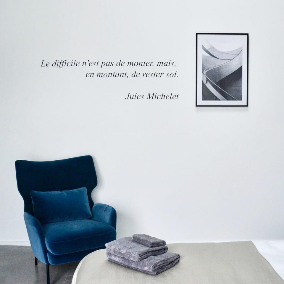 Other, Decorative detail, Text overlay, towels