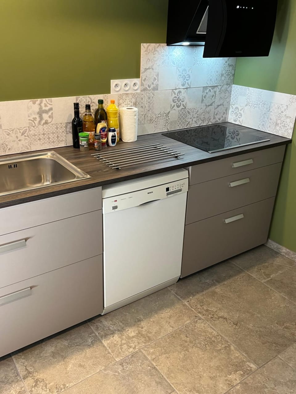 Kitchen or kitchenette