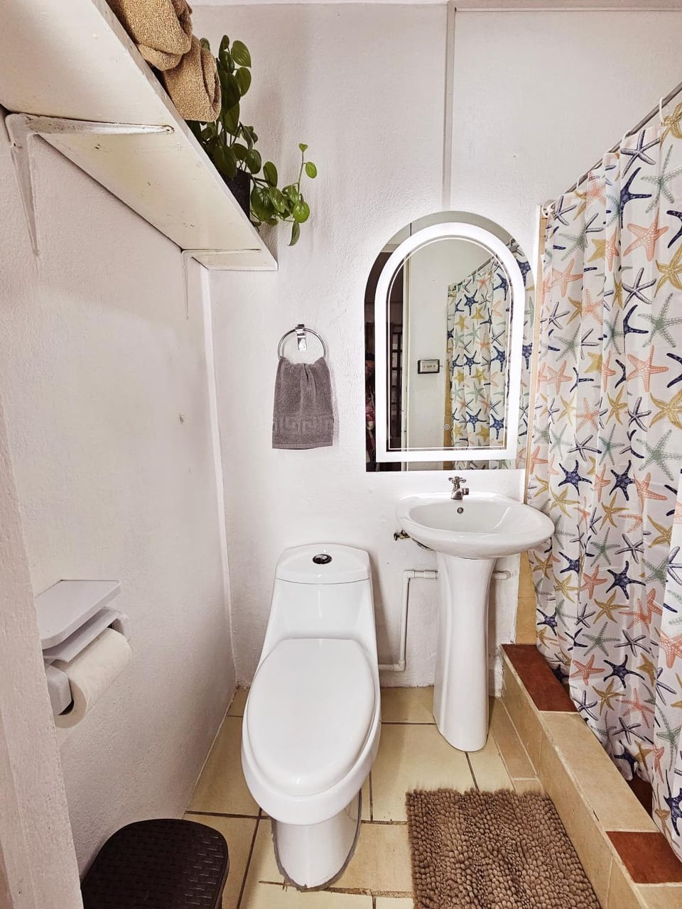 Shower, Toilet, Bathroom, towels