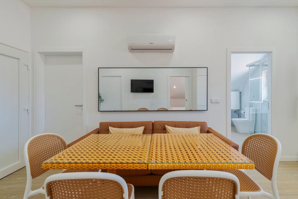 TV and multimedia, Living room, air conditioner