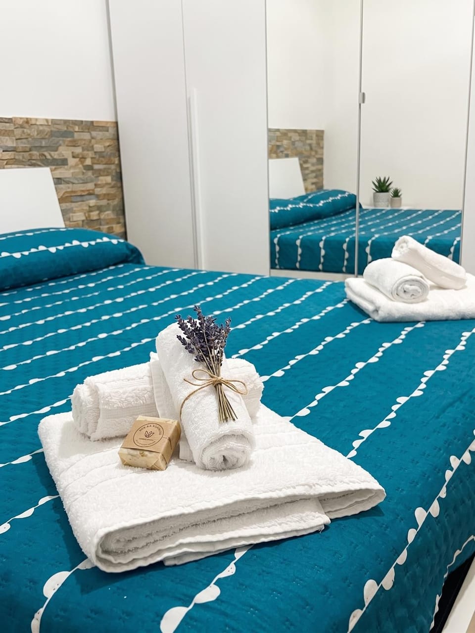 Bed, Photo of the whole room, Floor plan, Bedroom, towels