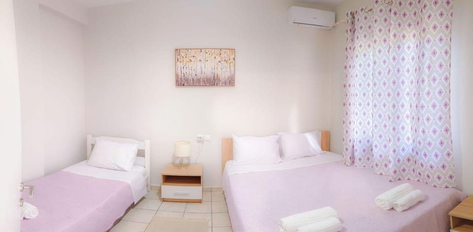 Bed, Bedroom, towels, air conditioner
