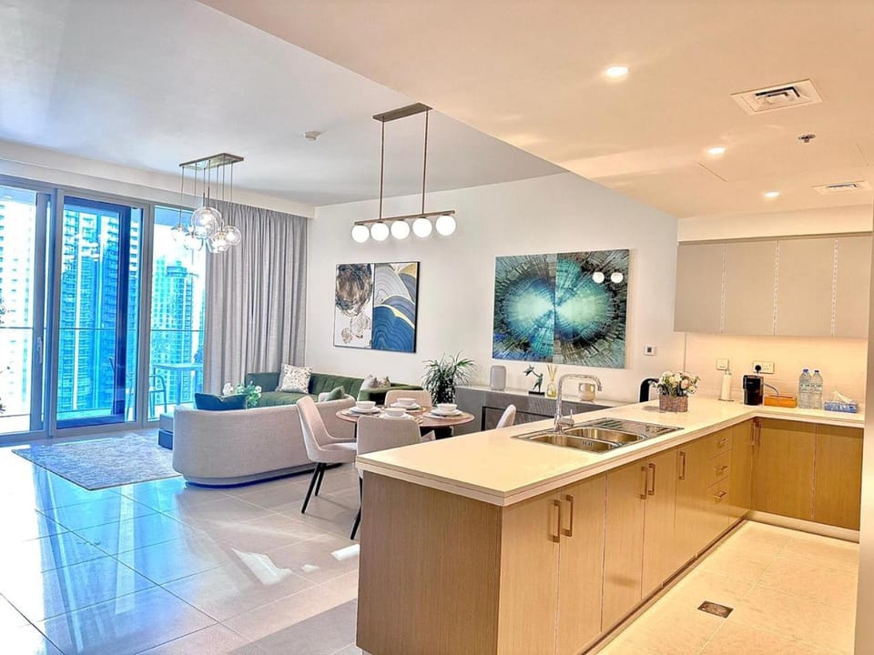 Kitchen or kitchenette, Seating area, Dining area
