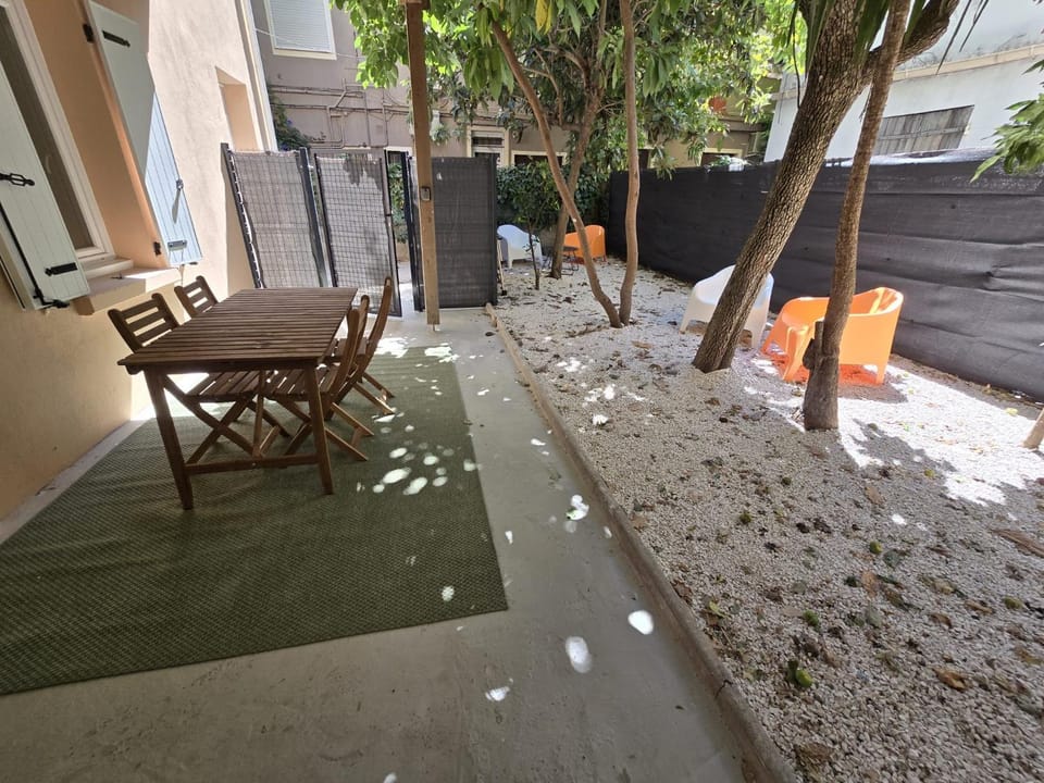 GregBnb - CLIMATISÉ - T2 37m2 - Terrasse 80m2 Apartment in Toulon