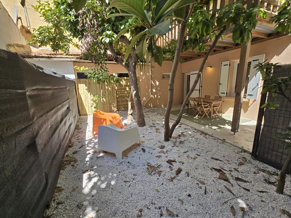 GregBnb - CLIMATISÉ - T2 37m2 - Terrasse 80m2 Apartment in Toulon