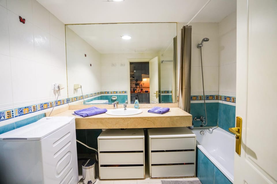 Hot Tub, Bathroom, Bath, towels