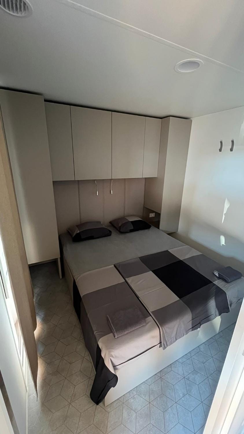 Bed, Photo of the whole room, Bedroom, towels, wardrobe