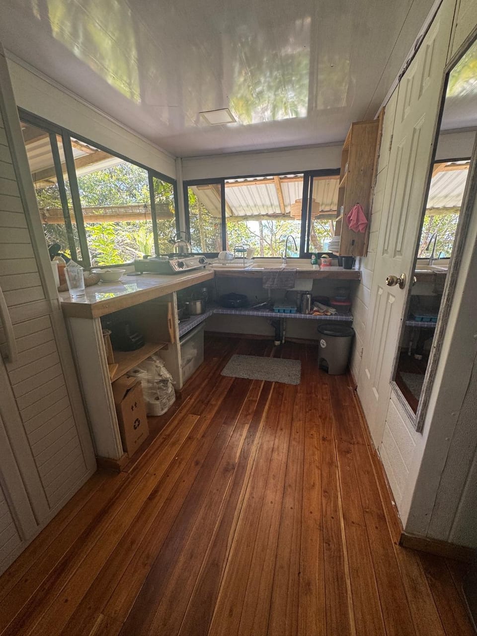 Ocean Beachfront Tiny Bungalow House in Cobano