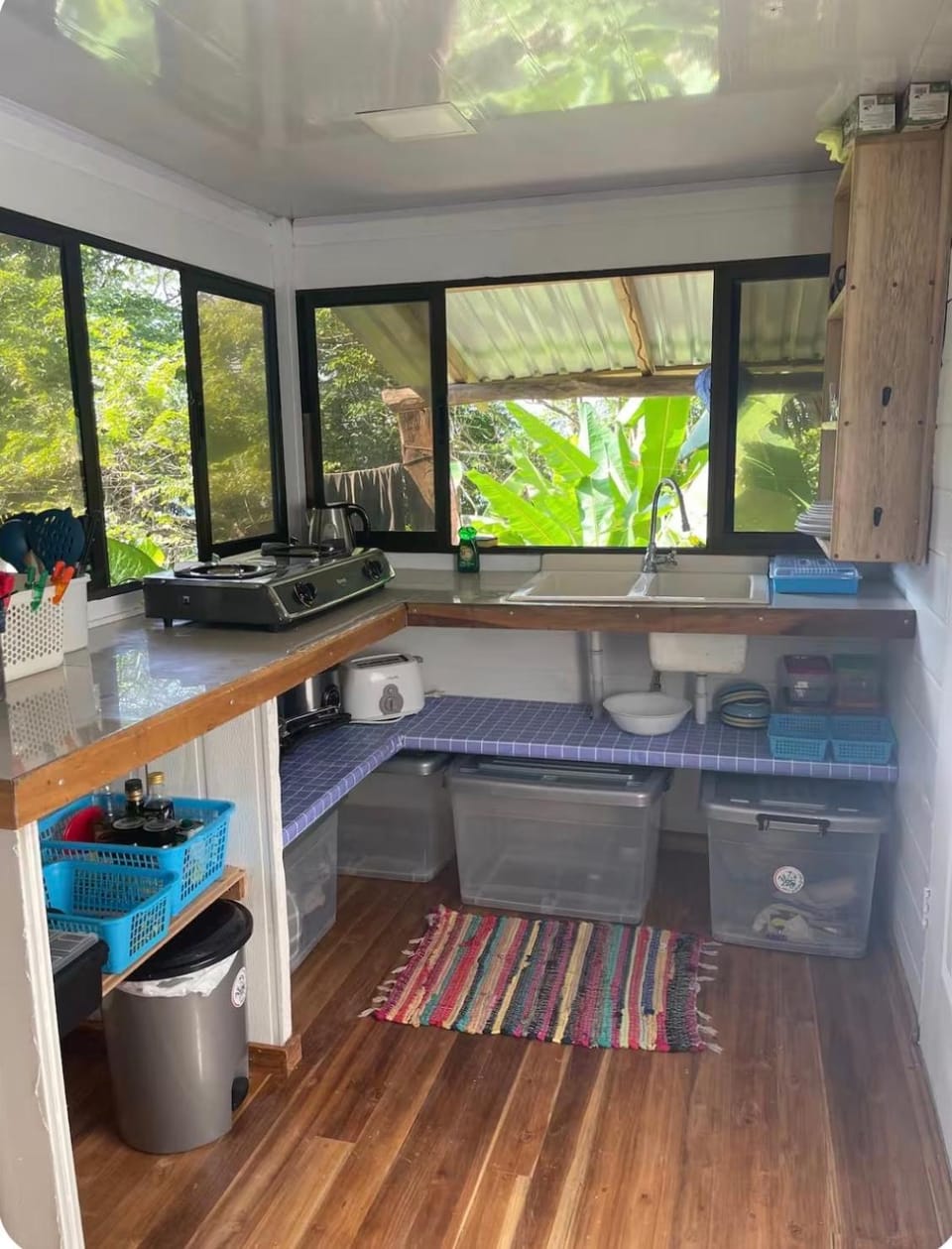 Ocean Beachfront Tiny Bungalow House in Cobano