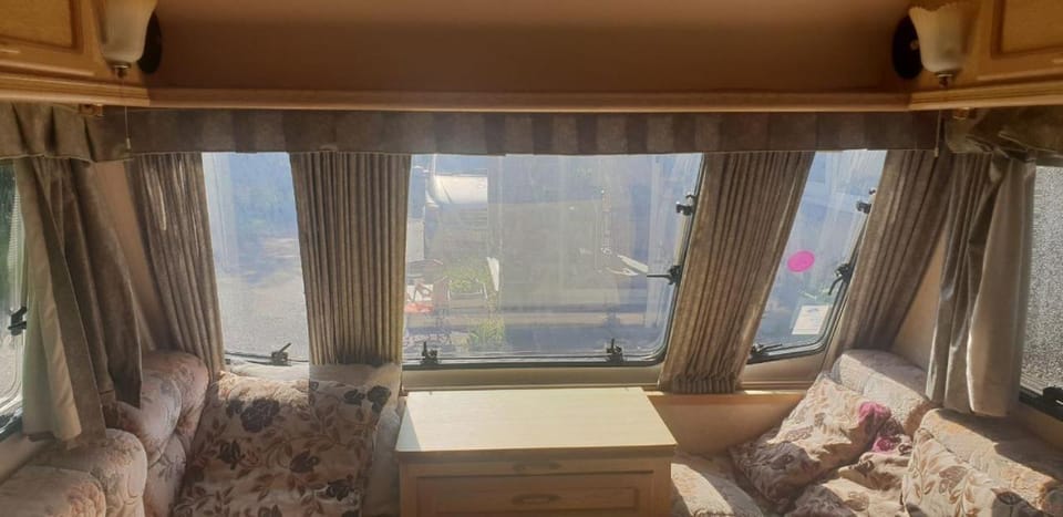 Ballakinnish Bungalow Bed and Breakfast in Douglas