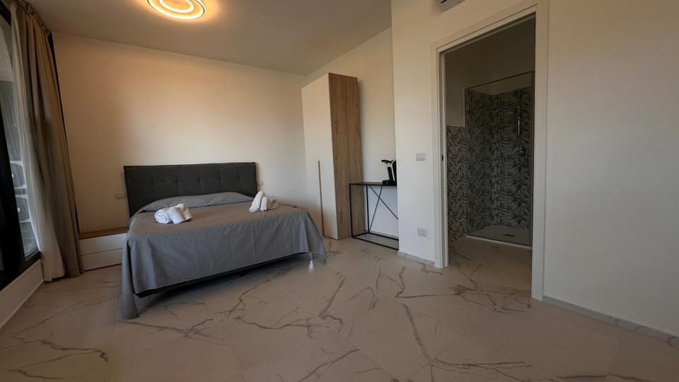 Bed, Photo of the whole room, Bedroom, wardrobe