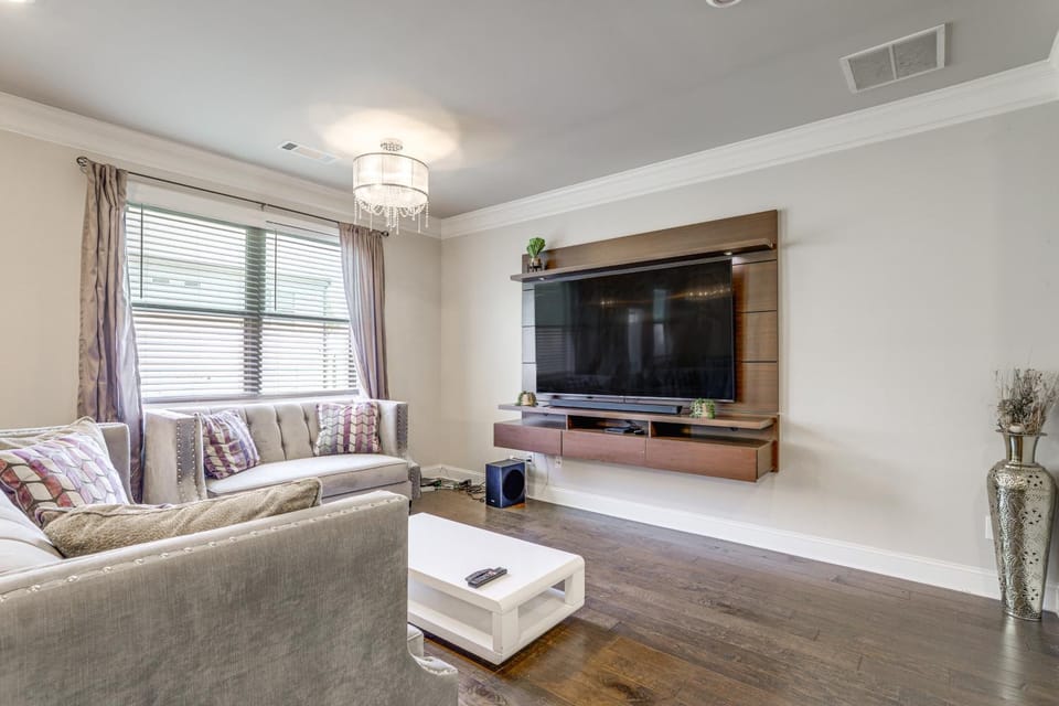 Lawrenceville Townhome w/ Community Pool Access! House in Georgia