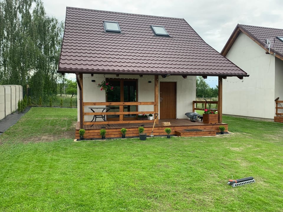 Property building, Day, Garden