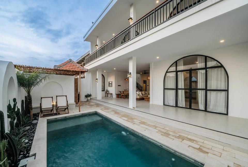 Patio, Day, View (from property/room), Balcony/Terrace, Swimming pool, sunbed