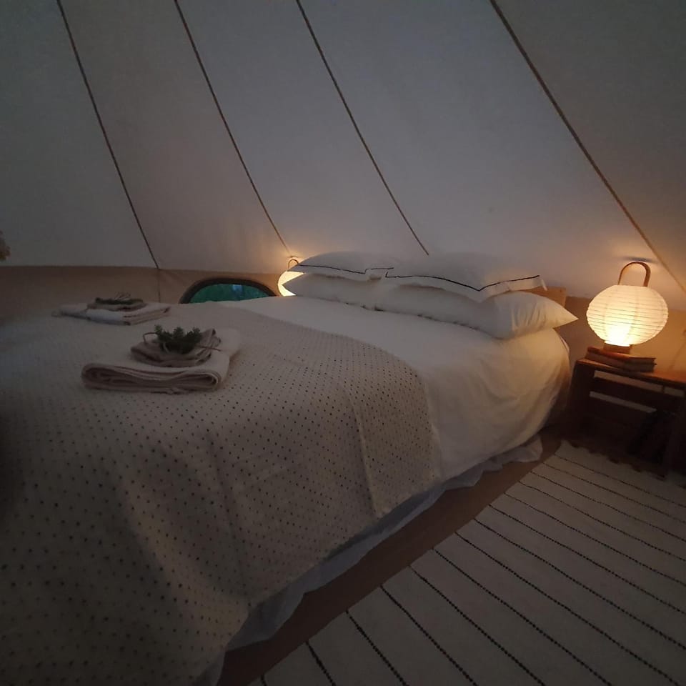 Skålbo gårdsglamping Luxury tent in Sweden