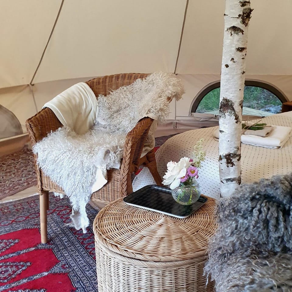 Skålbo gårdsglamping Luxury tent in Sweden