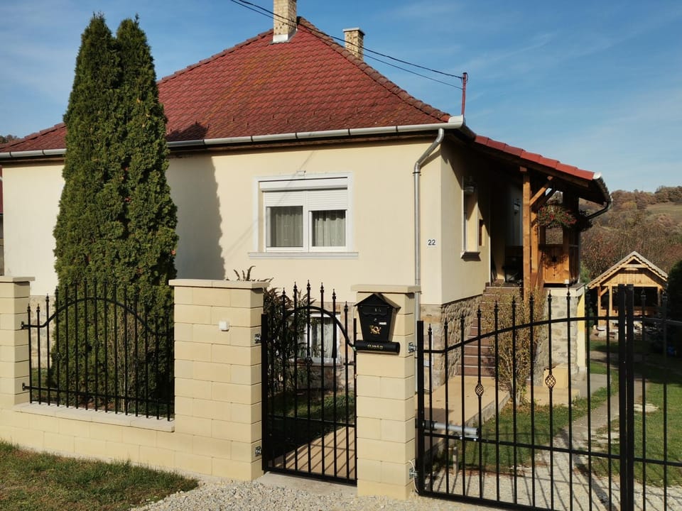 Rácz Vendégház Apartment in Hungary