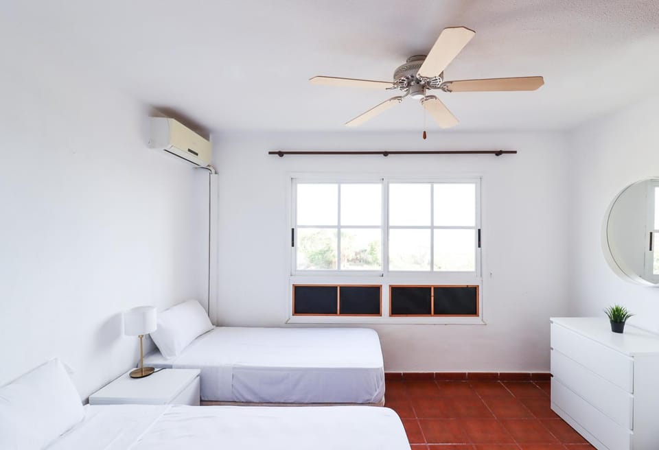 Bed, Photo of the whole room, Bedroom, air conditioner