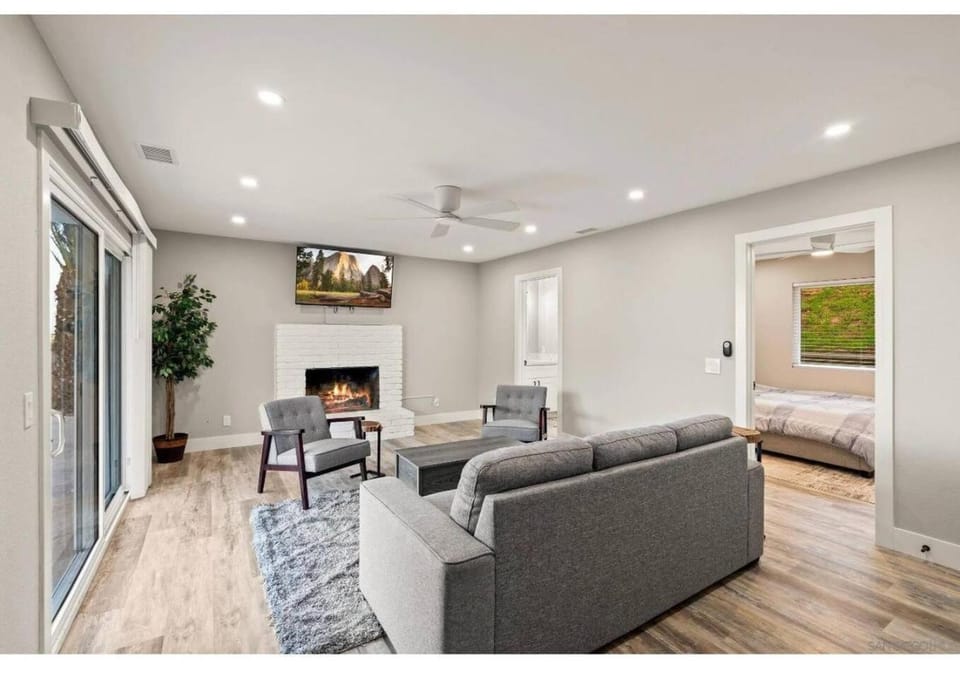 Hidden Oasis Near Safari - Wineries - Lakes House in Escondido Village
