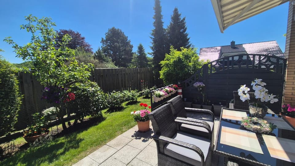 Property building, Natural landscape, Garden, Balcony/Terrace, Garden view