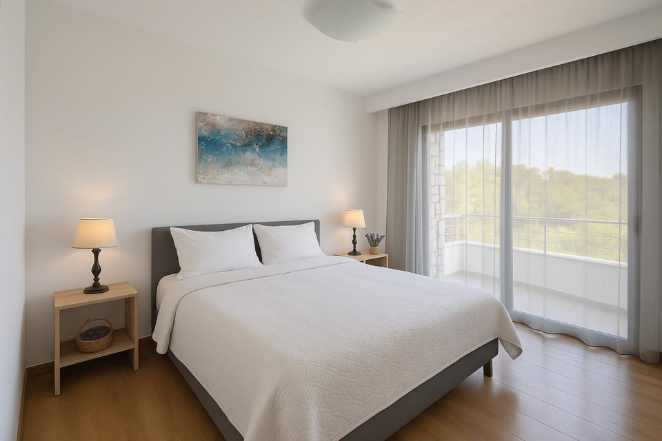 Bed, Photo of the whole room