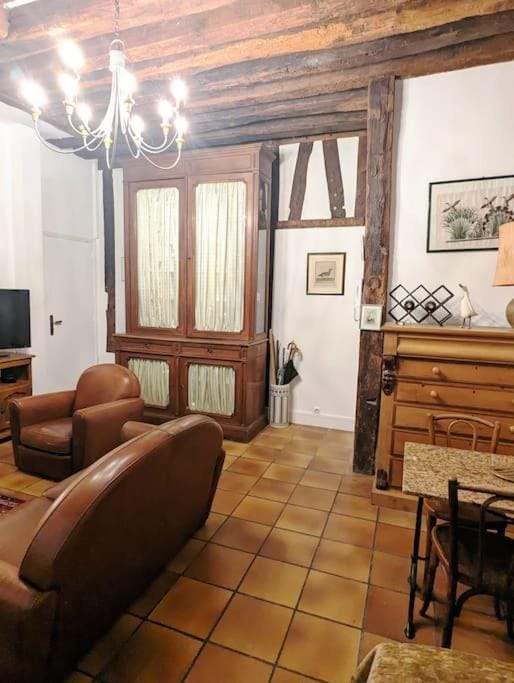 Appart Authentique et confortable - Marais Chapon Apartment in Paris