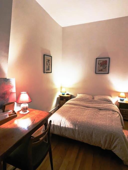 Appart Authentique et confortable - Marais Chapon Apartment in Paris