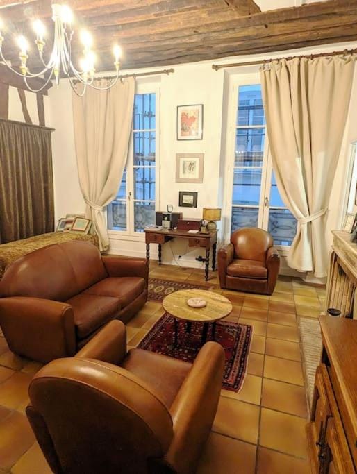 Appart Authentique et confortable - Marais Chapon Apartment in Paris