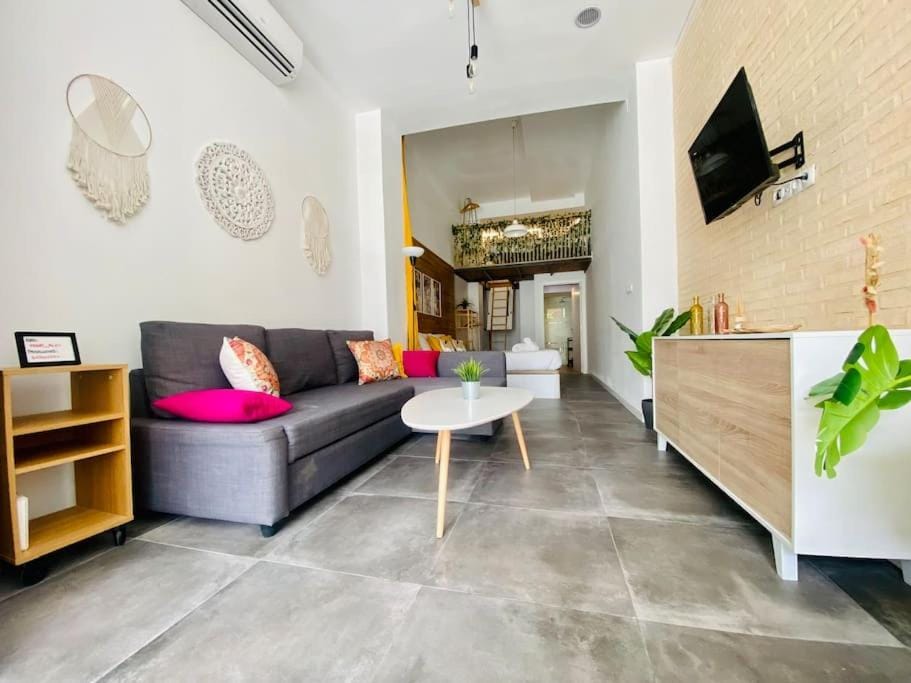 Beach Flat for Family & Groups Apartment in Valencia