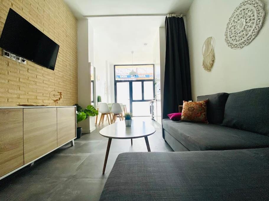 Beach Flat for Family & Groups Apartment in Valencia