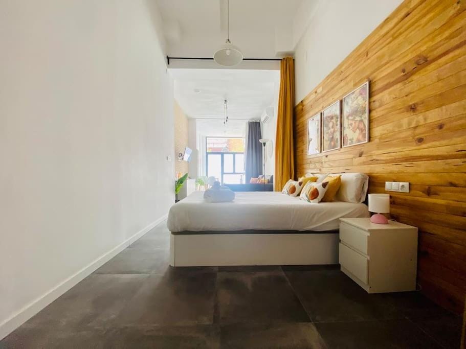 Beach Flat for Family & Groups Apartment in Valencia