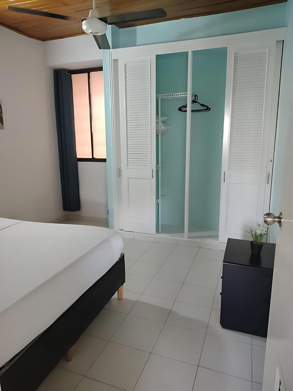 Bed, Other, Photo of the whole room, Bedroom, wardrobe
