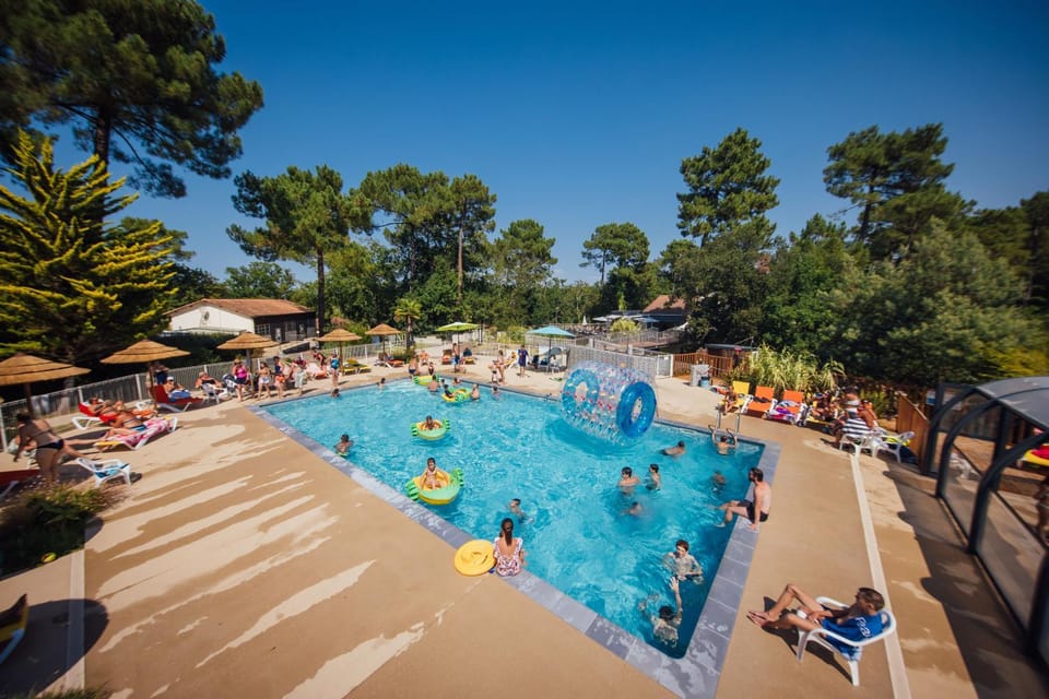 Swimming pool, Swimming pool