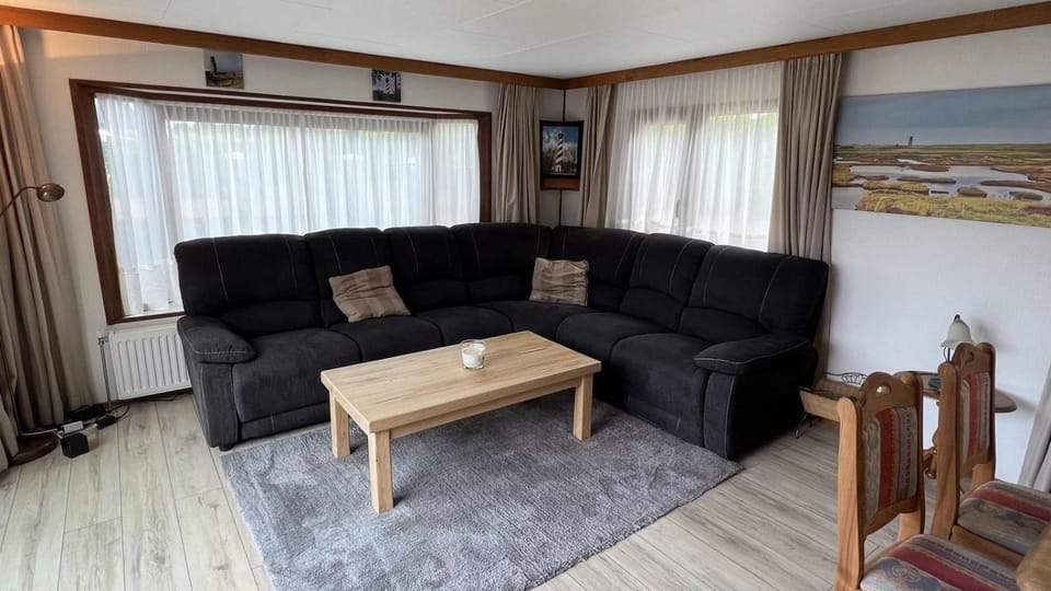 VZ2321 Vakantiechalet in Renesse Chalet in Noordwelle