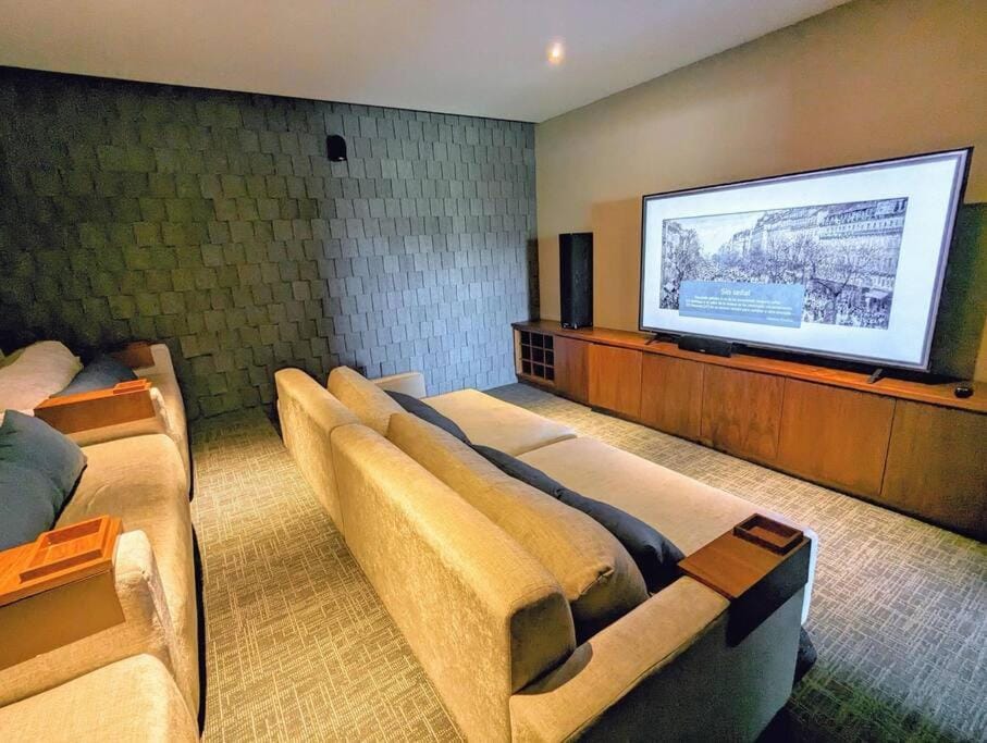 Communal lounge/ TV room, TV and multimedia, Living room, Seating area
