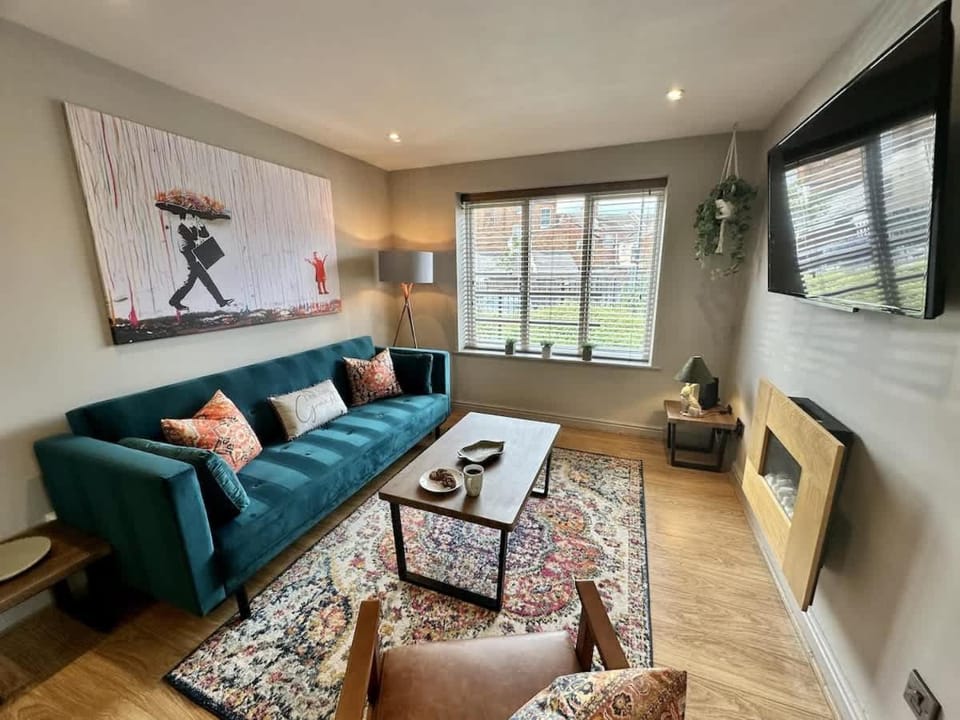No48 - 2-bed Boutique Apartment - Hosted by Hutch Lifestyle Apartment in Royal Leamington Spa